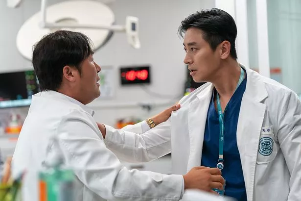 粉丝们对Netflix的新剧赞不绝口,这部剧比《好医生》“更好”